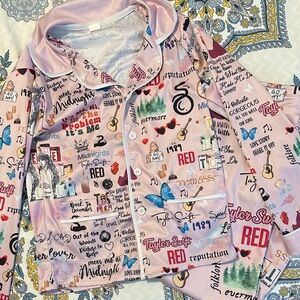 Taylor Pink Graphic Pajama Set